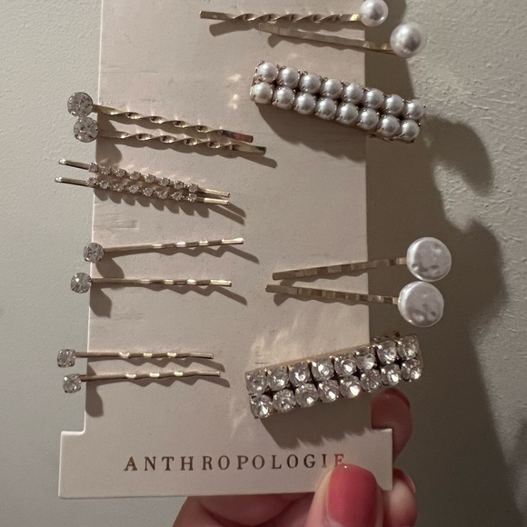 Hair accessories - Picture 1 of 1